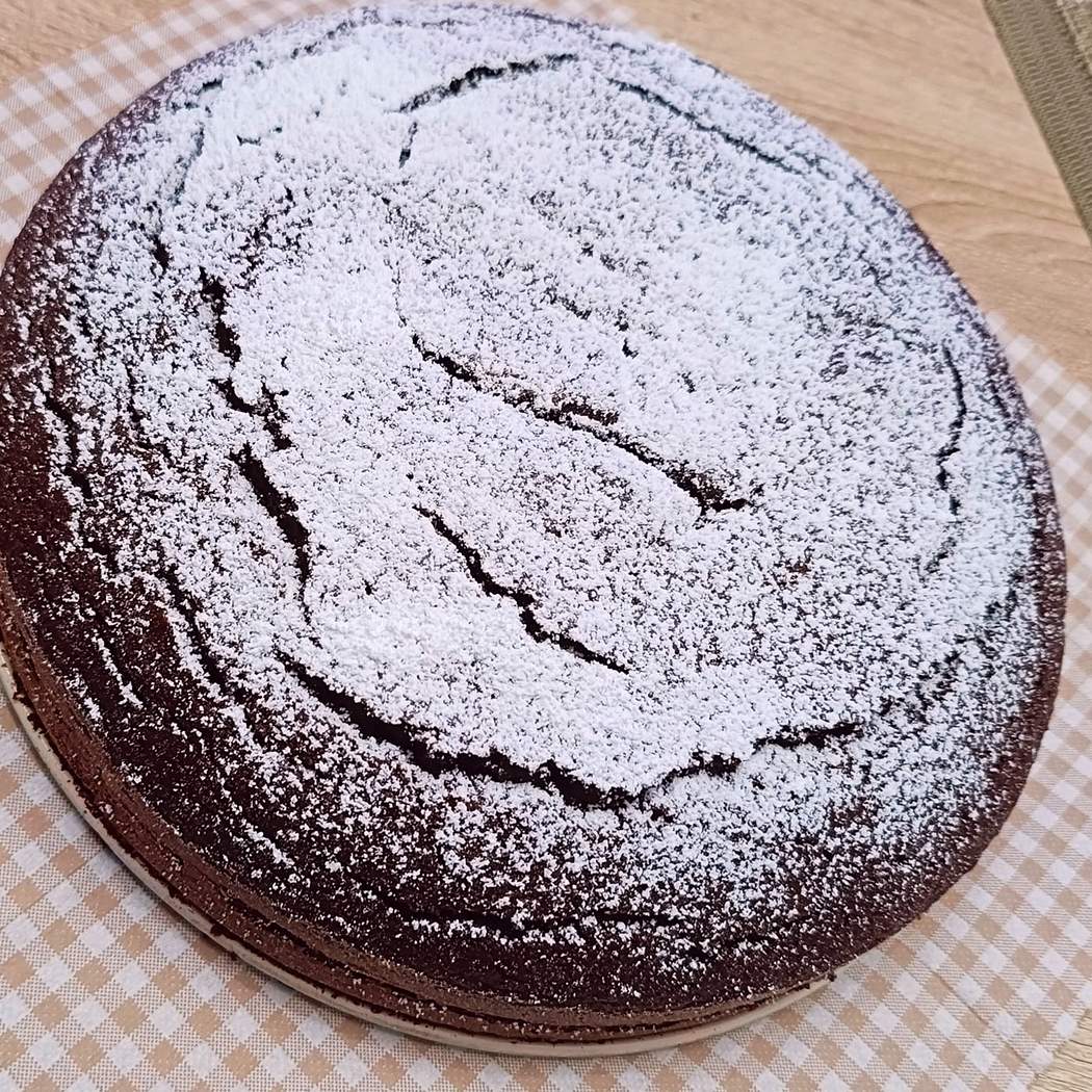 Torta al cioccolato morbida dentro
