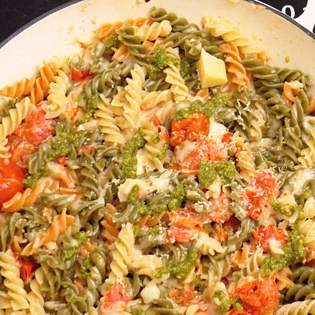 Recipe preview How to make homemade feta tomato pasta?