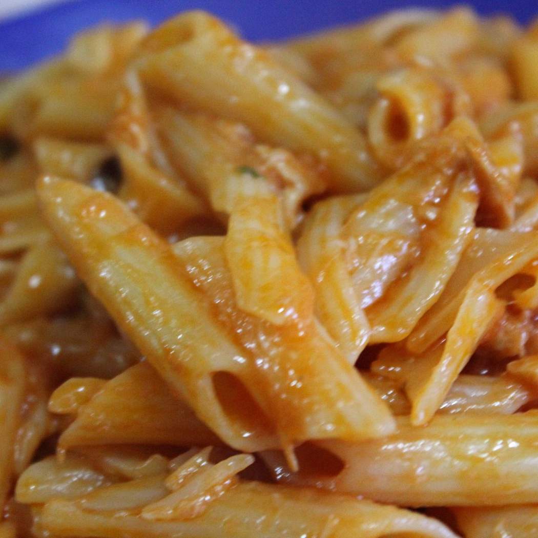 Pasta con salsa di tonno