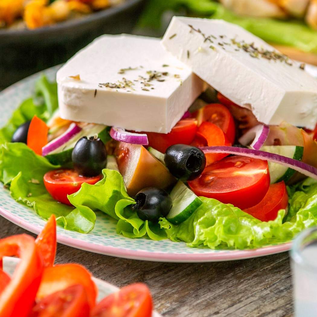 Insalata greca con formaggio feta