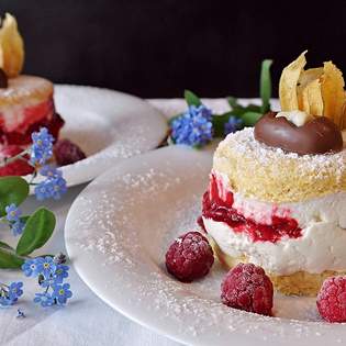 Previsualización de la receta Postre casero cremoso de frambuesa y chocolate blanco