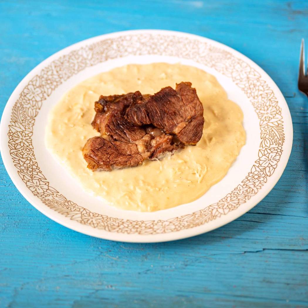 Manzo con salsa al rafano