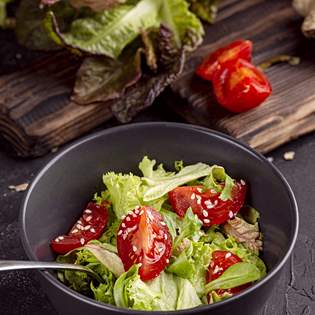 Recipe preview Fresh Tomato Salad with Mozzarella and Arugula