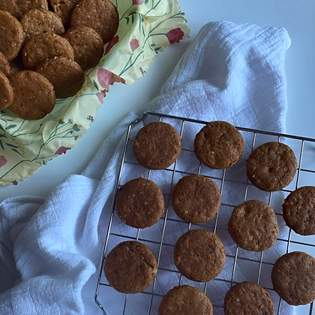 Previsualización de la receta Galletas de nuez y miel