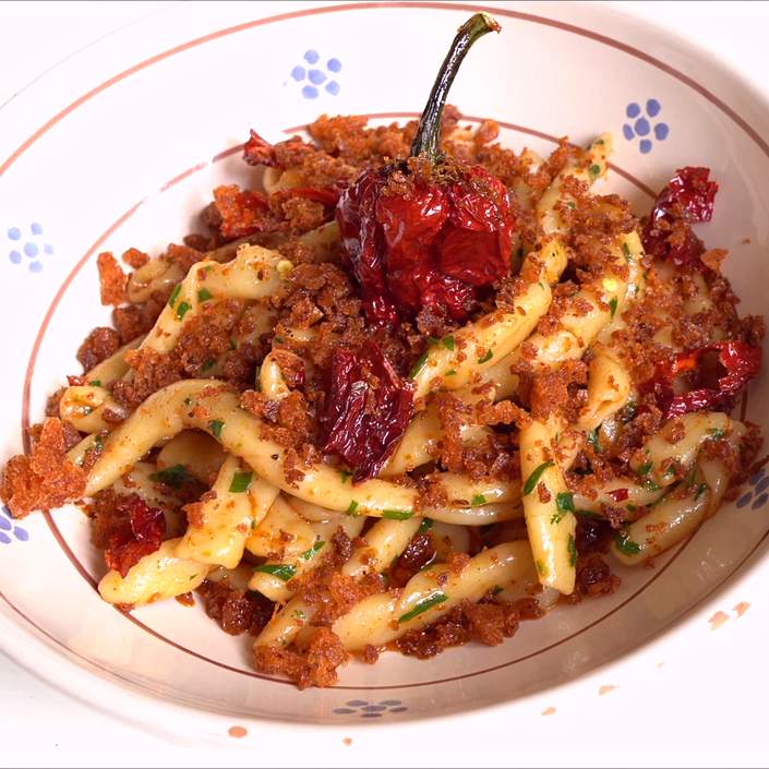 Pasta con i peperoni cruschi