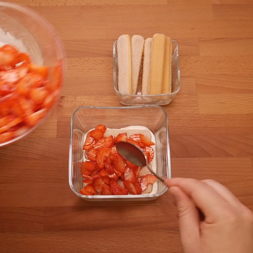 Tiramisù alle fragole ricetta - procedimento 1