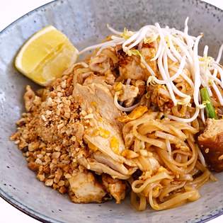 Recipe preview Thai Noodles with Chicken Meat