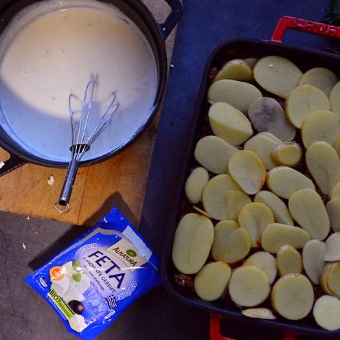 Musaka z mletého hovězího masa, rajčat, lilku a zapečená Feta sýrem - krok přípravy 1