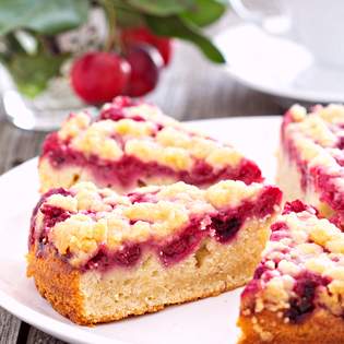 Recipe preview Delicious Rhubarb and Strawberry Crumble Bars