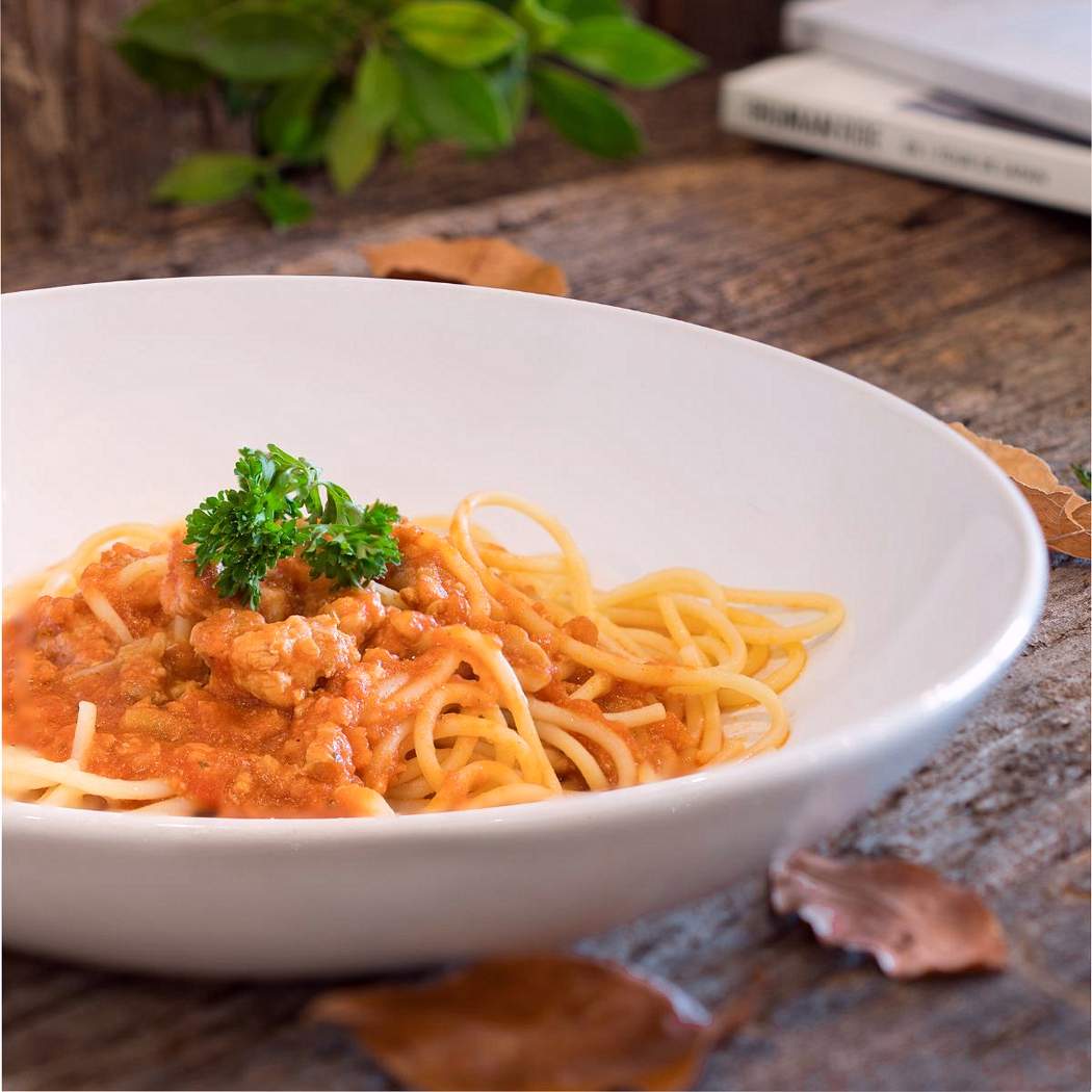Spagetti csirkével paradicsomszószban