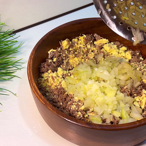 Uova ripiene di tonno ricetta - procedimento 1