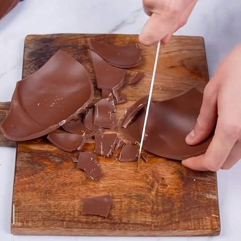 Torta con cioccolato delle uova di pasqua - procedimento 1