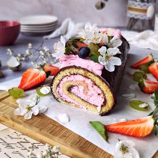 Recipe preview Sponge Roll with Strawberry Cream