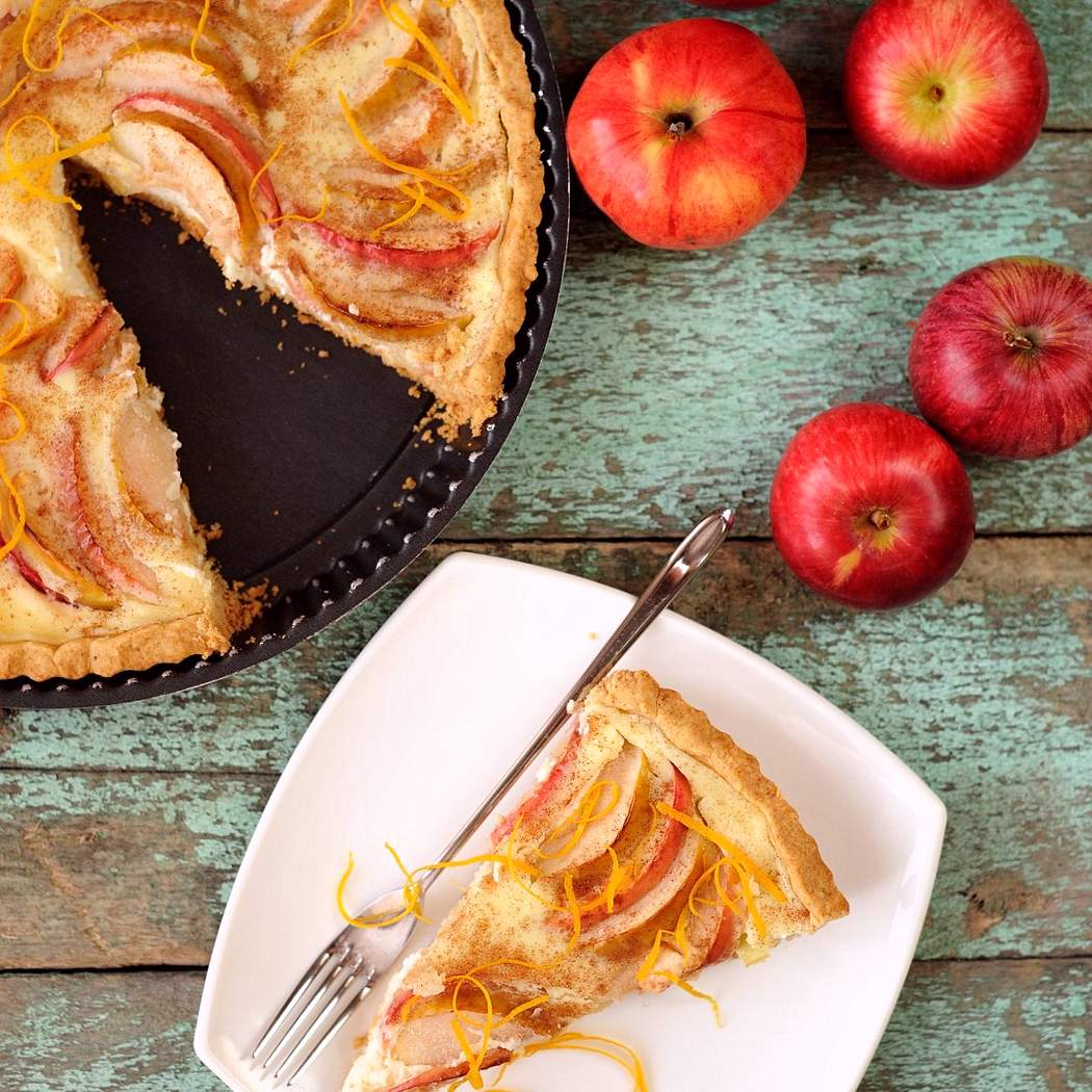 Almás pite tejföllel