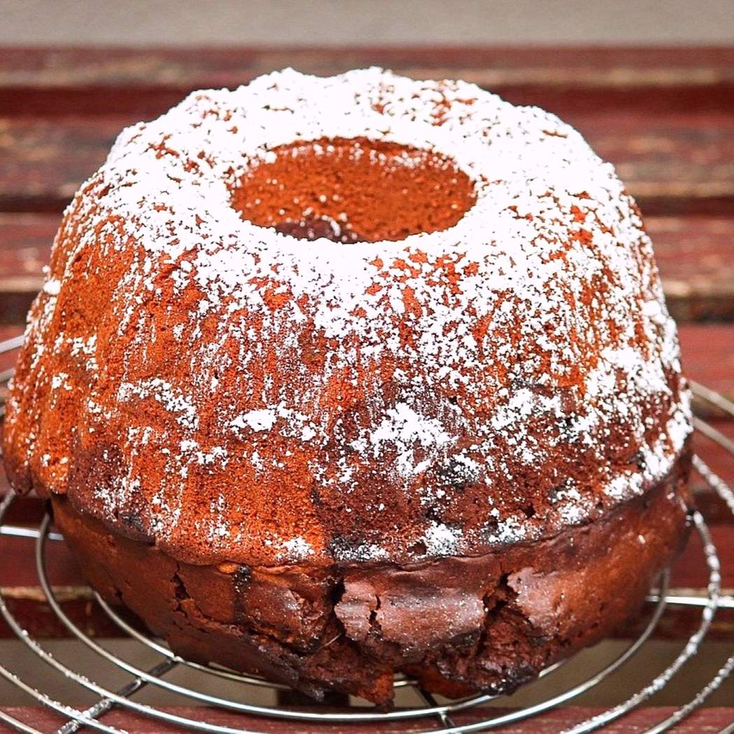 Ciambellone allo yogurt e limone: un dolce per ogni giorno