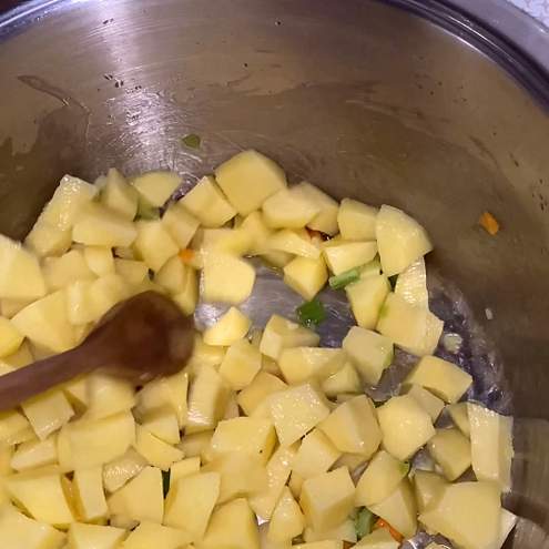 Pasta patate e provola - procedimento 1