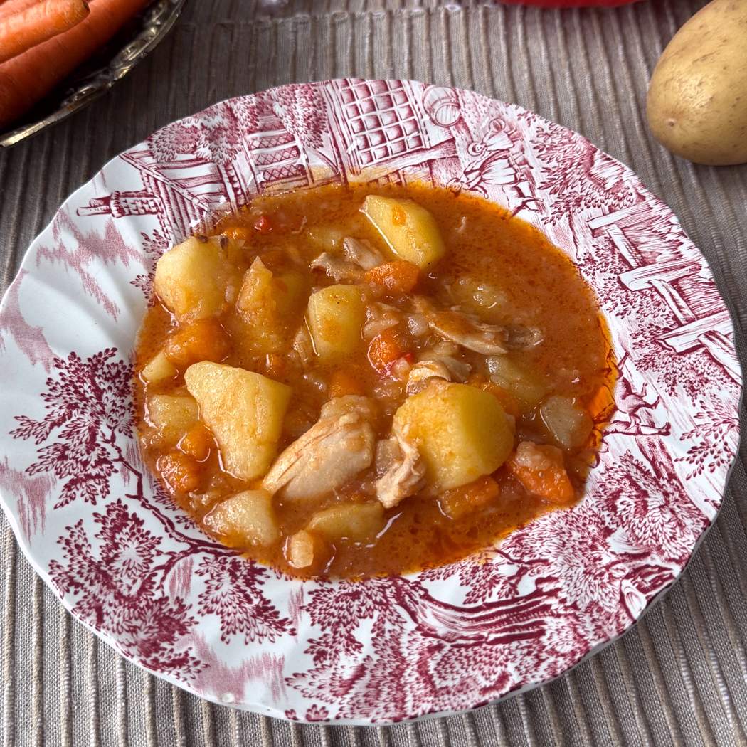 Kurací paprikáš so zemiakmi