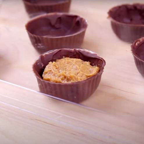 Dolcetto vegano di Halloween a base di zucca e burro di arachidi fatto in casa - procedimento 1