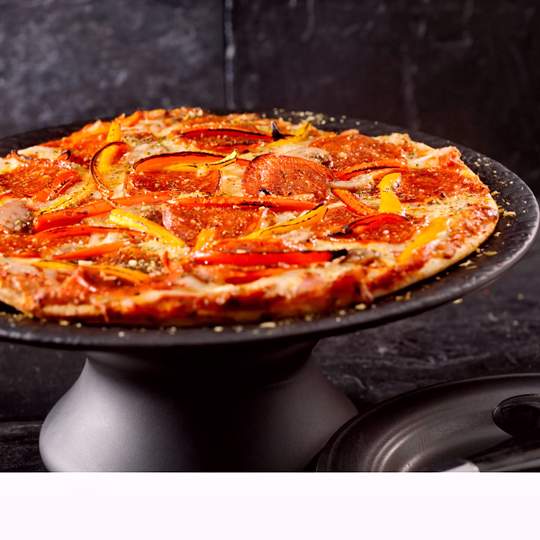 Pizza vékony tésztán
