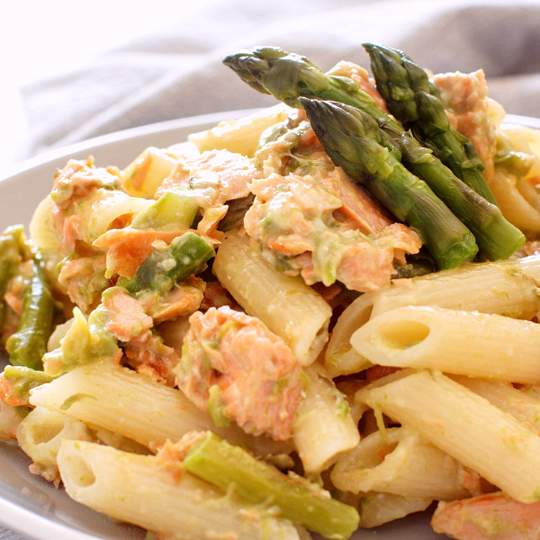 Anteprima ricetta Penne alla crema di asparagi e salomone