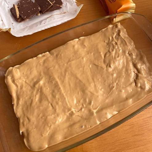 Tort fără coacere cu caramel și ciocolată - pasul de preparare 1