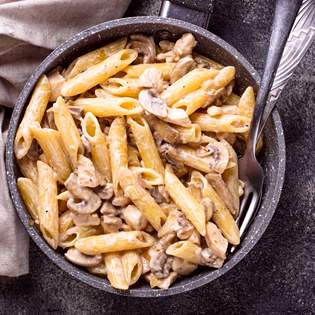 Previsualización de la receta Pollo salteado con champiñones y crema