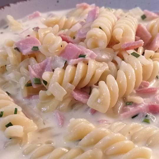 Podgląd przepisu Makaron z sosem niva i szynką