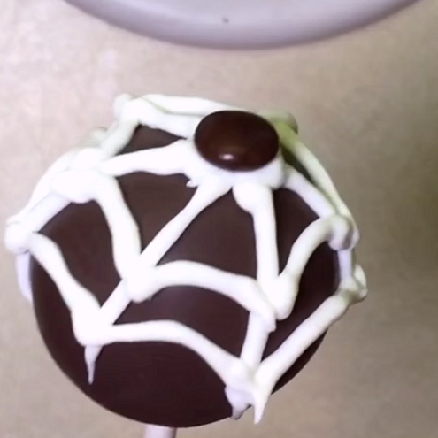 Cake pops na halloween - etap przygotowania 1