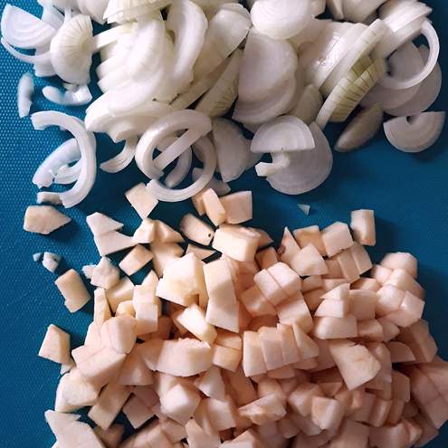 Vleesballetjes in ui-appelsaus - stap voor stap bereiding 1