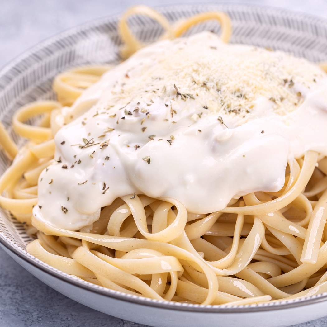Salsa cremosa al vino bianco per spaghetti alla marinara fatti in casa