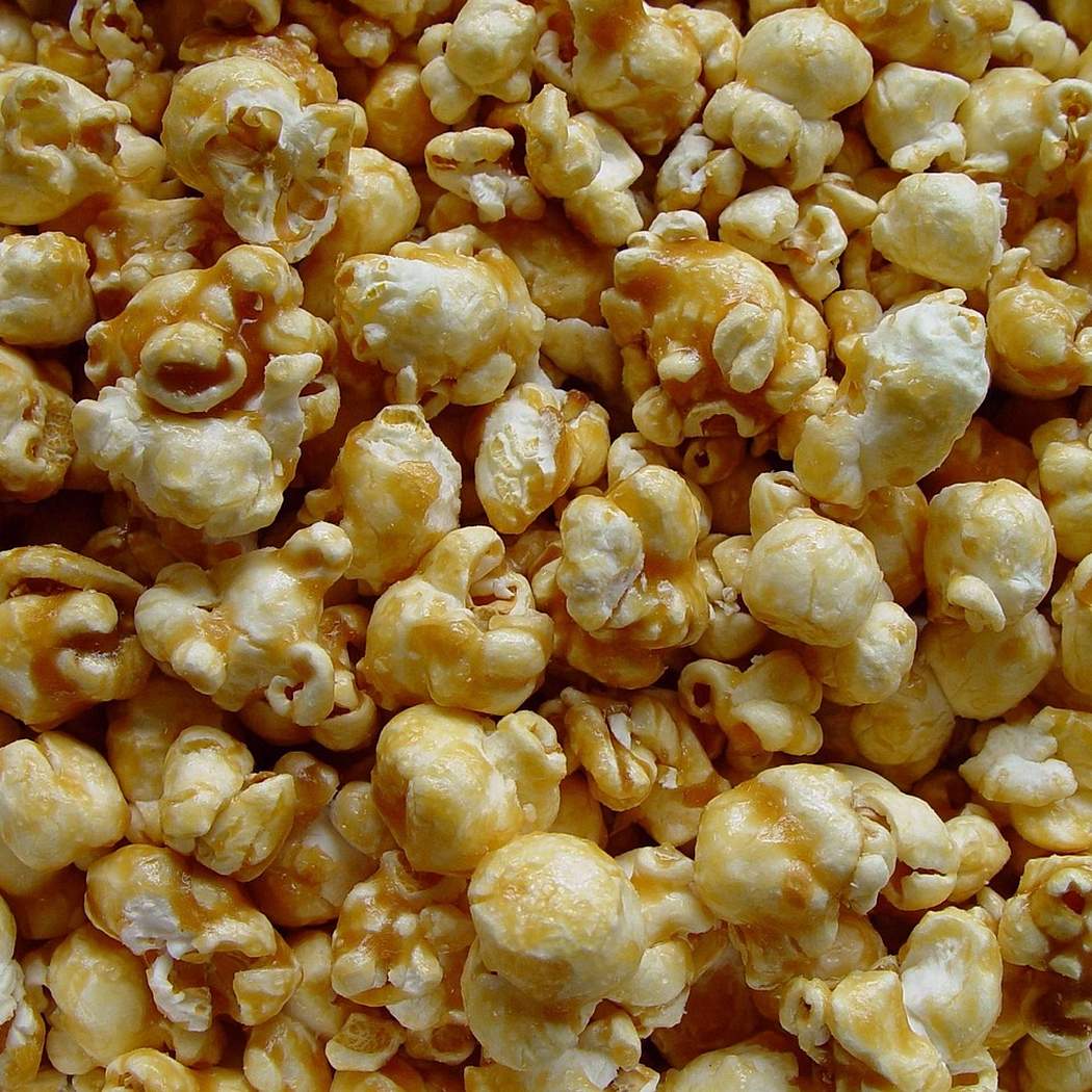 Palline di popcorn di caramelle morbide all'antica