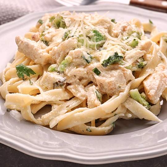 Anteprima ricetta Pasta con pollo alla panna