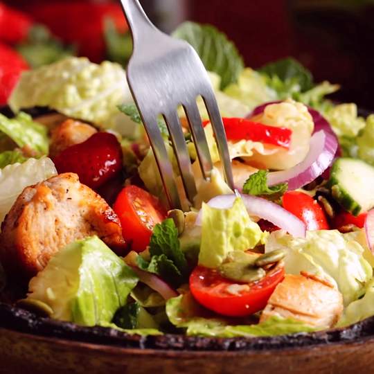Anteprima ricetta Insalata di petto di pollo