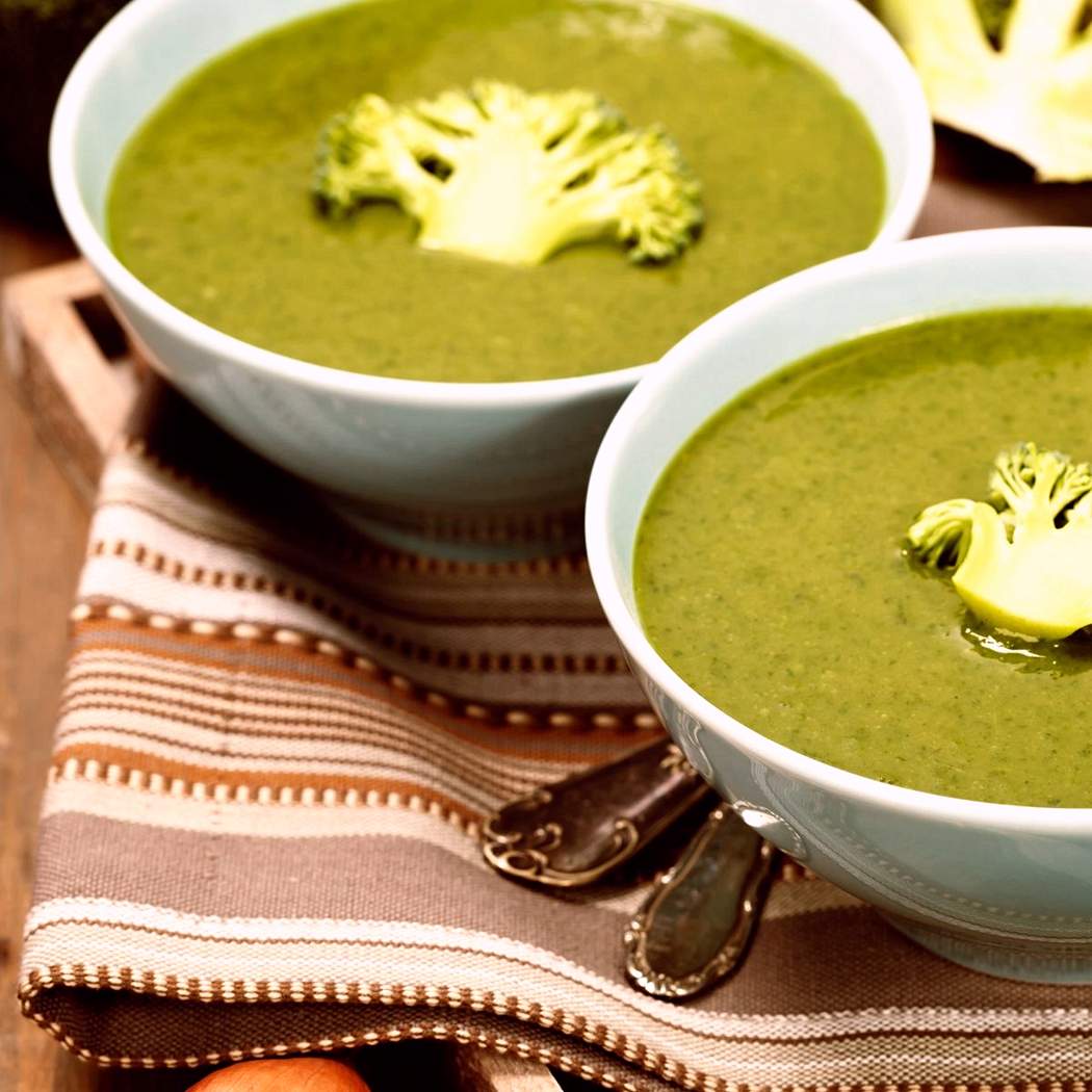 Zuppa di broccoli senza panna