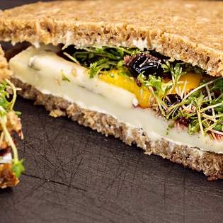 Previsualización de la receta Sándwich vegetariano con relleno de ensalada de garbanzos