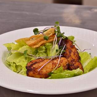 Previsualización de la receta Ensalada con pechuga de pollo en marinada BBQ