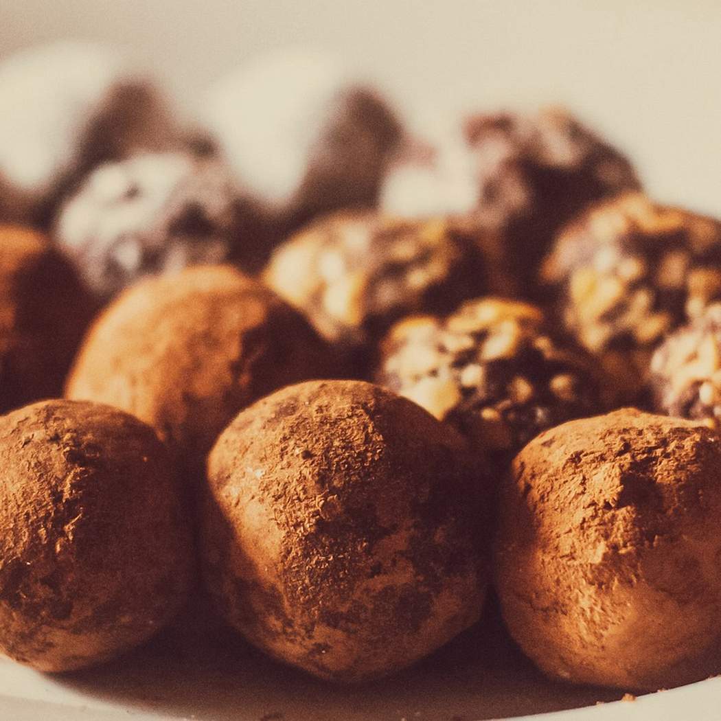 Semplici tartufi al cioccolato decadenti