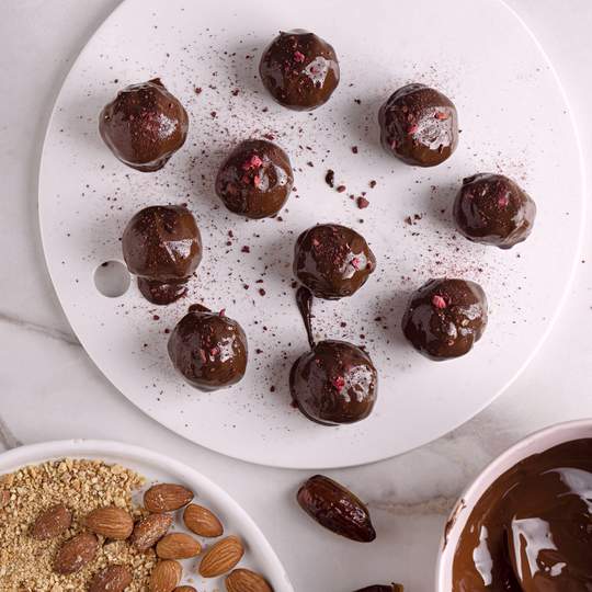 Anteprima ricetta Palline sane al cioccolato e cocco senza cottura