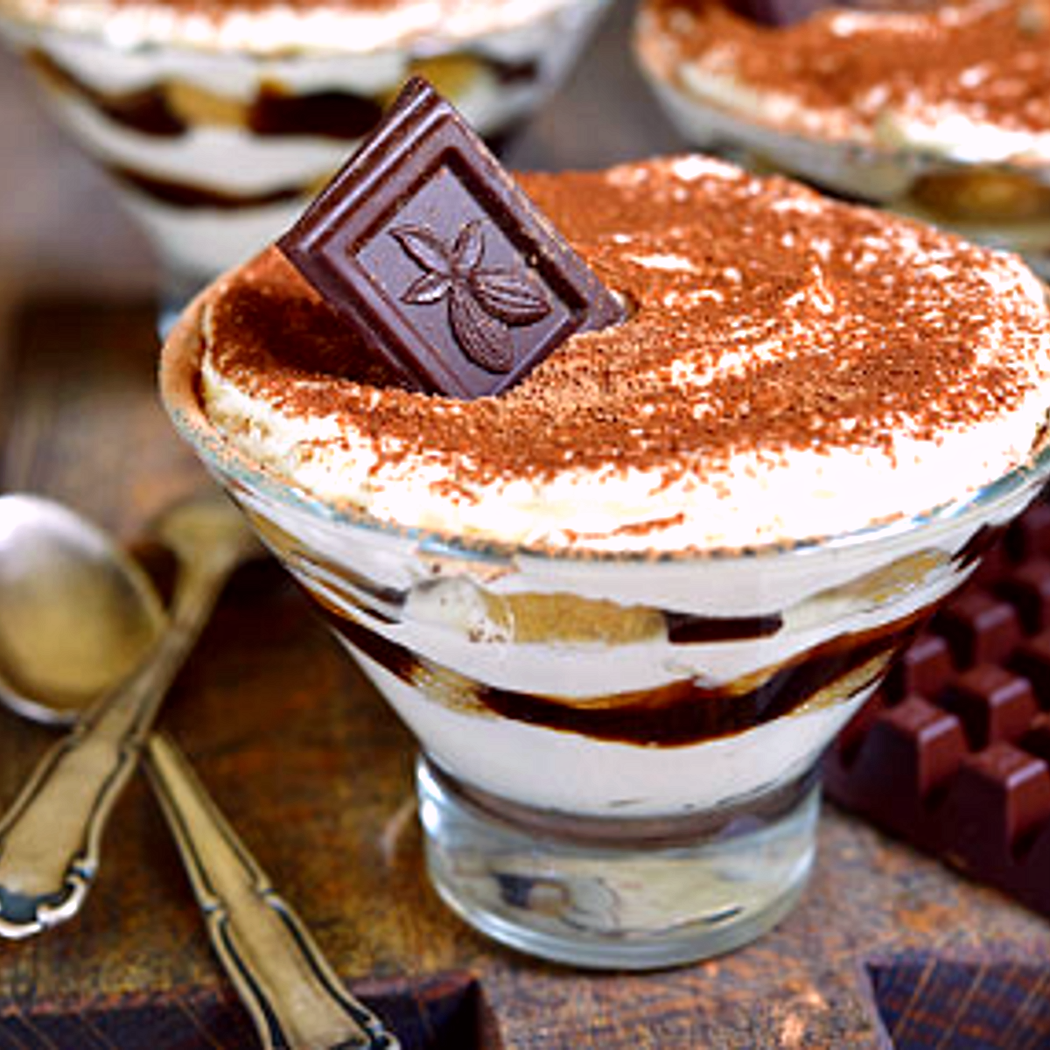 Tojáslikőr desszert, mint a tiramisu