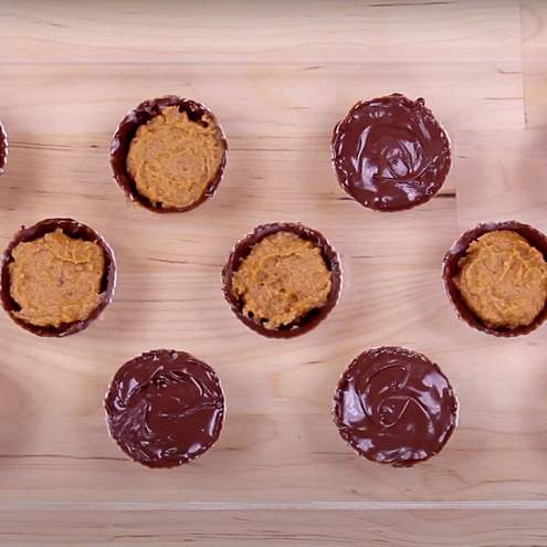 Dolcetto vegano di Halloween a base di zucca e burro di arachidi fatto in casa - procedimento 1