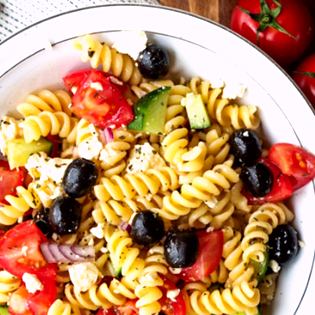 Griechischer Nudelsalat mit Feta und Oliven - Rezeptvorschau