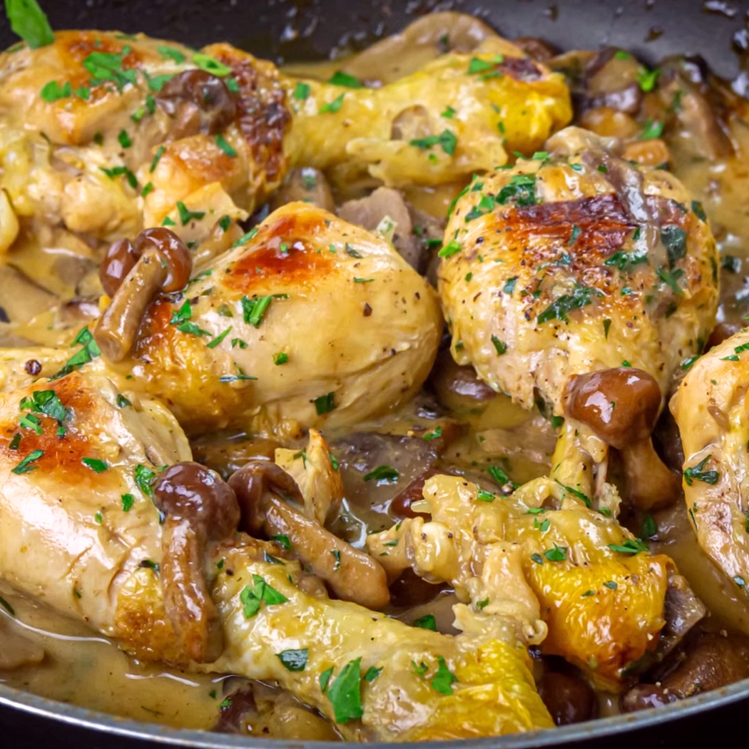 Pollo con funghi