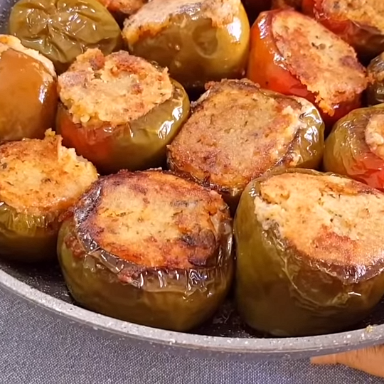 Anteprima ricetta Peperoncini tondi ripieni al forno