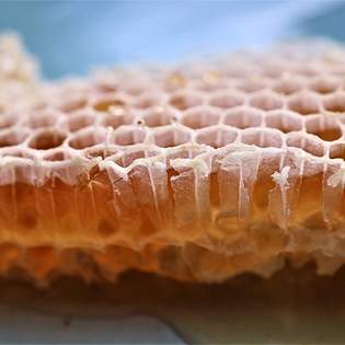 Recipe preview Crunchy Homemade Vegan Honeycomb Toffee