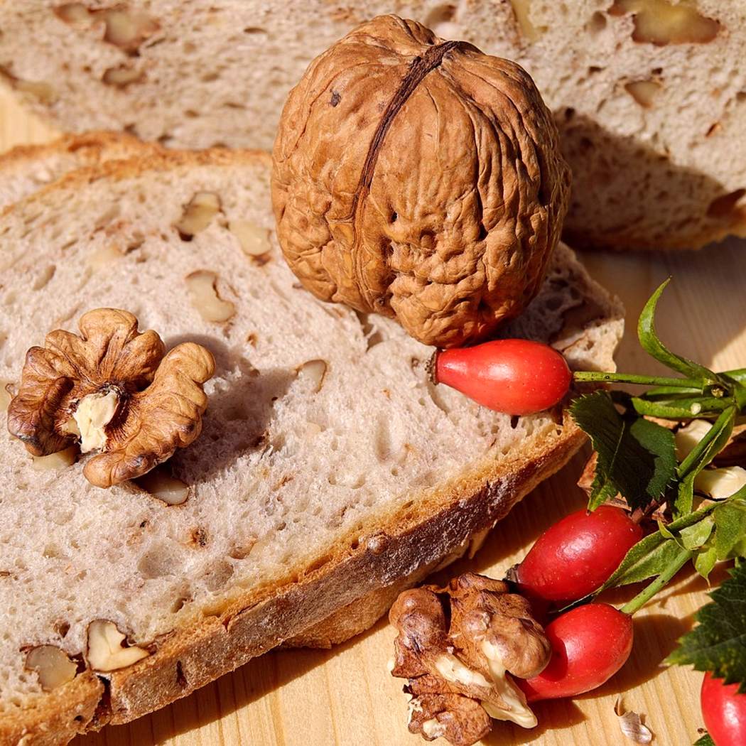 Pane alle noci ricetta semplice