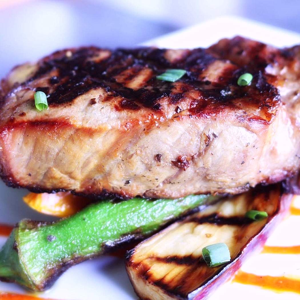 Surf e Turf con salsa all'aglio