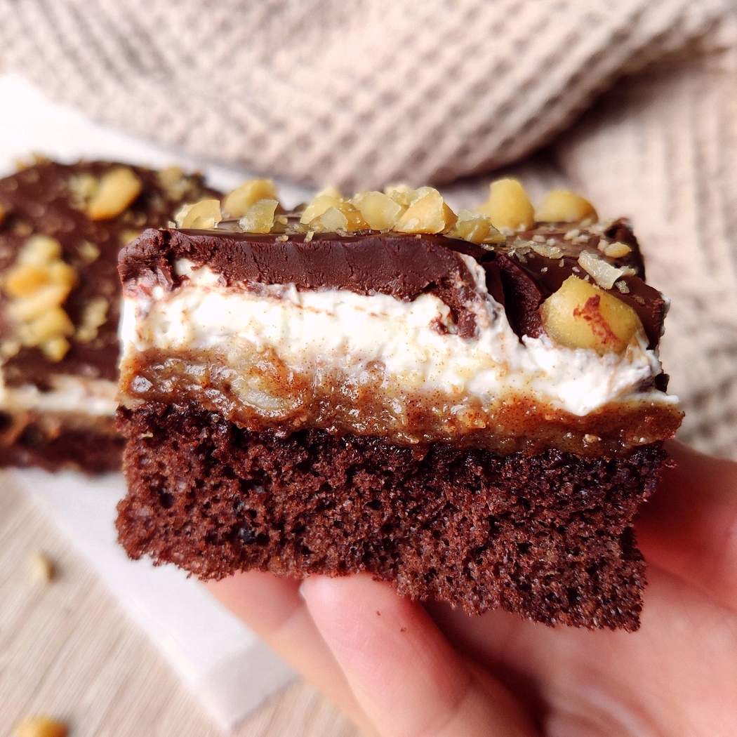 Quadrati di "Snickers" di arachidi