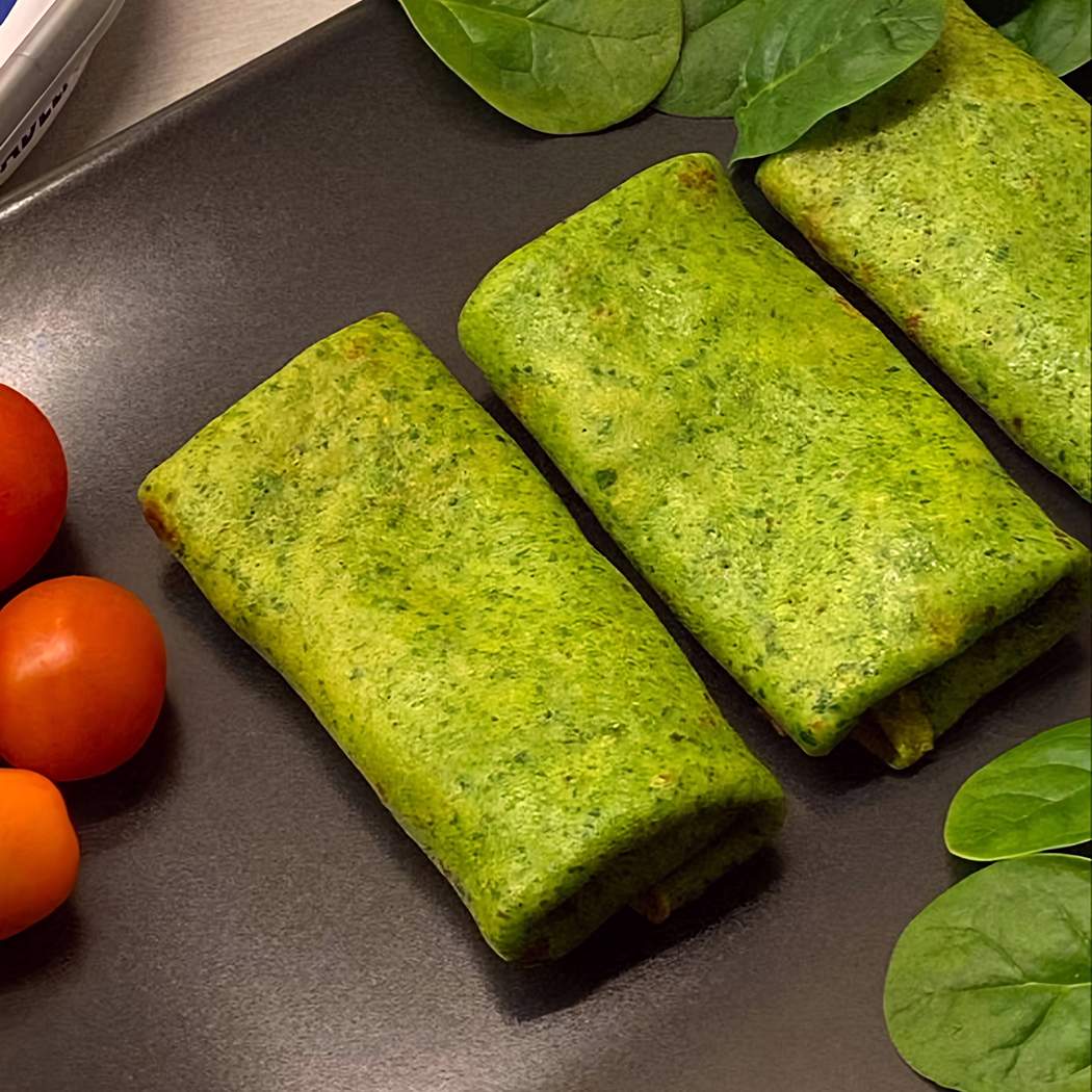 Špenátové palacinky s tvarohom, balkánskym syrom a rukolou