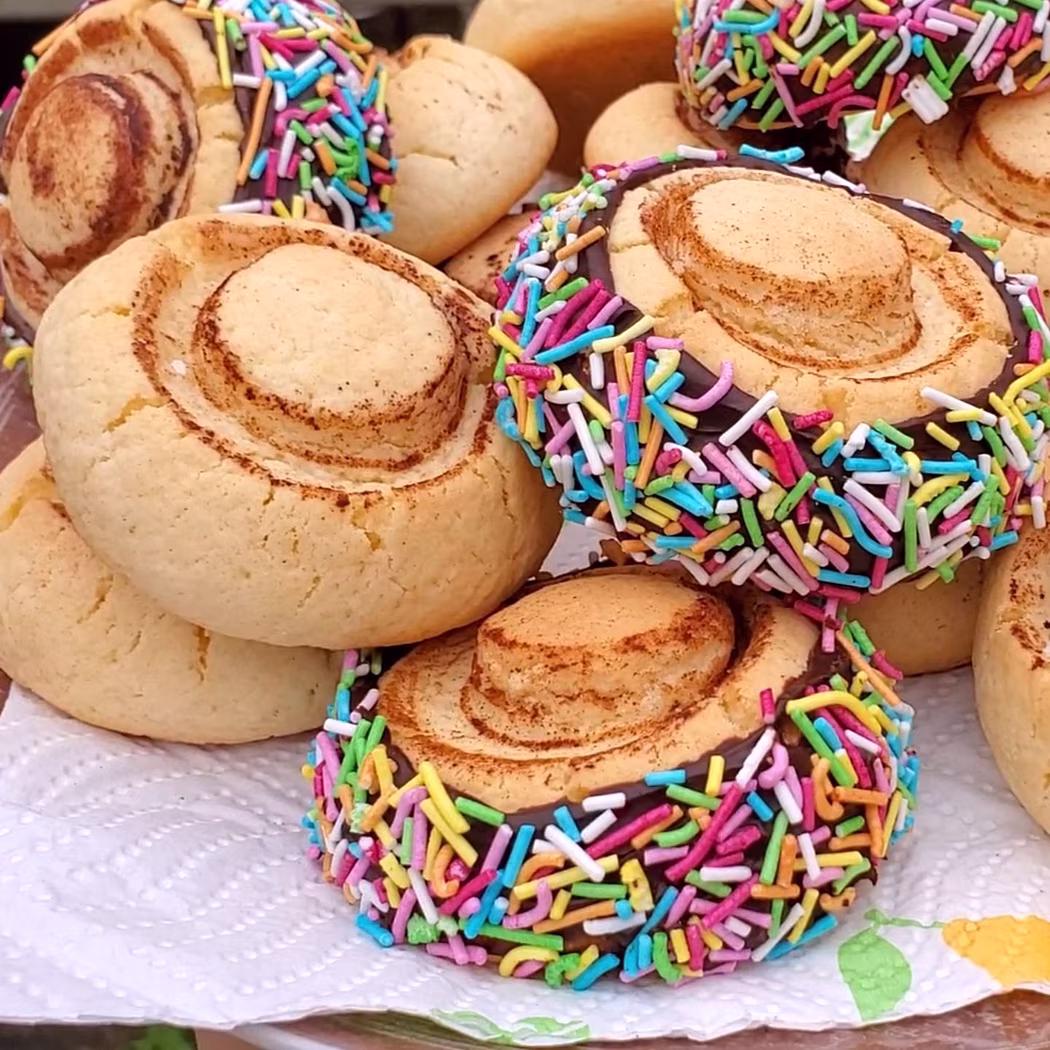 Krehké pečivko v tvare Hríbov