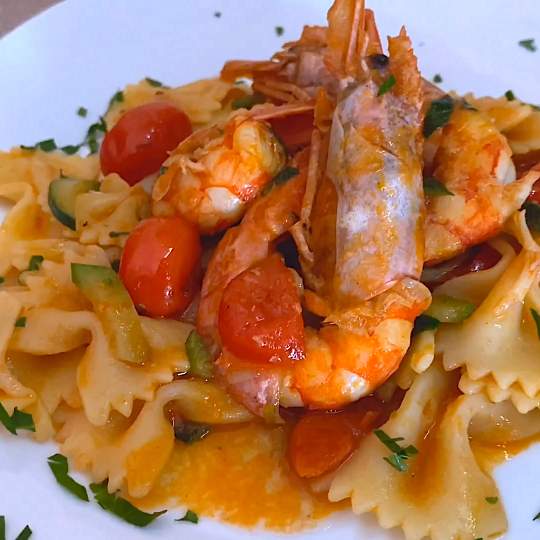 Anteprima ricetta Pasta zucchine pomodorini e gamberetti